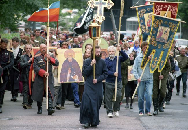 Крестный ход в день памяти обретения честных мощей преподобного Сергия, игумена Радонежского Крестный ход в день памяти обретения честных мощей преподобного Сергия, игумена Радонежского