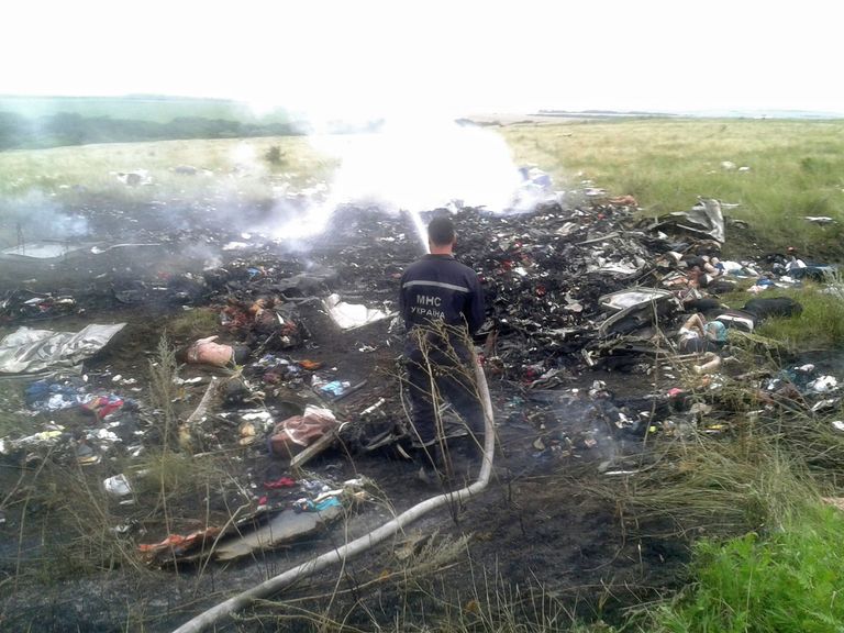 На месте крушения Boeing 777 компании Malaysia Airlines На месте крушения Boeing 777 компании Malaysia Airlines