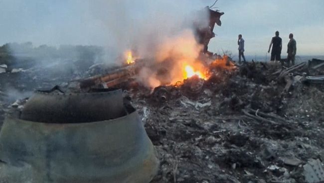 Кадры с места крушения малайзийского Boeing 777 на востоке Украины