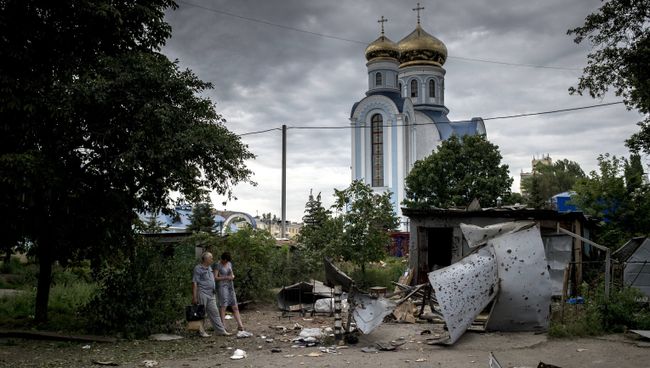 Луганск после артиллерийского обстрела. Архивное фото