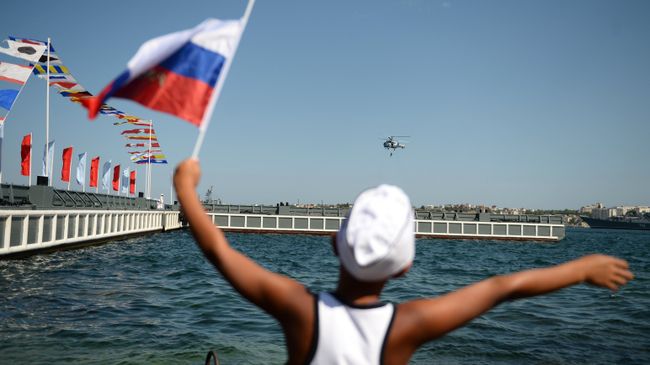 Во время празднования Дня Военно-морского флота России в Севастопол. Архивное фото Во время празднования Дня Военно-морского флота России в Севастопол. Архивное фото