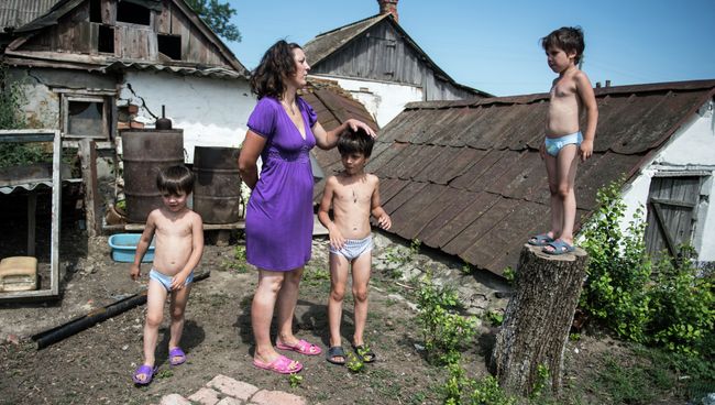 Семья беженцев из Луганской области