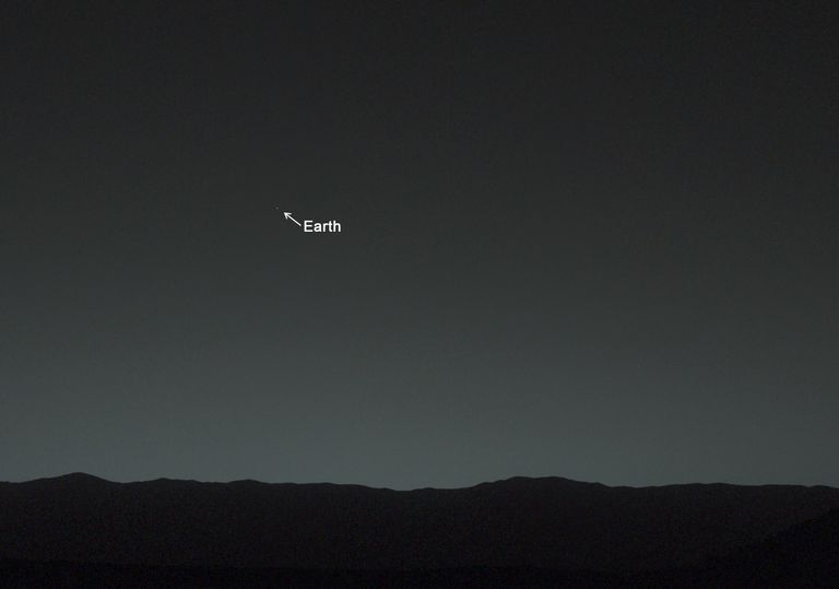 Снимок планеты Земля сделанный морсоходом Curiosity с поверхности Марса Снимок планеты Земля сделанный морсоходом Curiosity с поверхности Марса