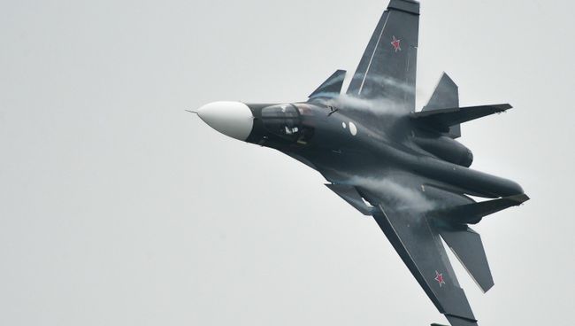 Истребитель Су-34, архивное фото Истребитель Су-34, архивное фото