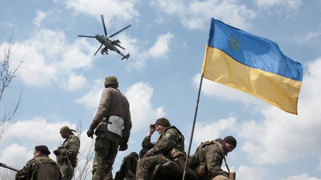 Солдаты украинской армии. Архивное фото Солдаты украинской армии. Архивное фото