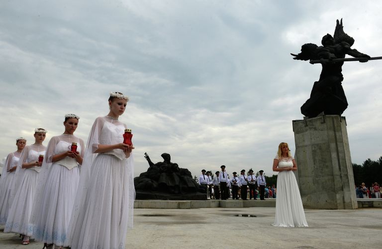 Церемония открытия мемориала памяти жертв Первой мировой войны в городе Сморгонь Церемония открытия мемориала памяти жертв Первой мировой войны в городе Сморгонь