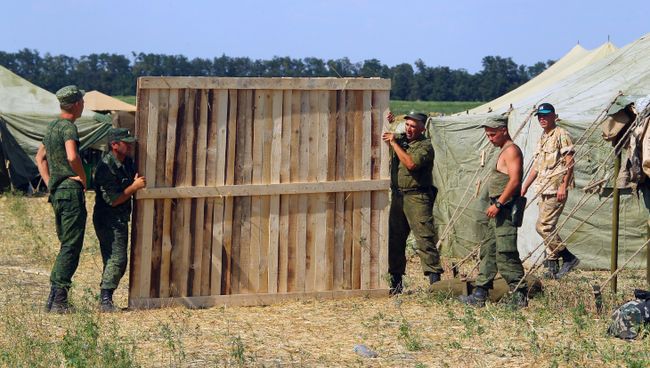 Палаточный лагерь для украинских военнослужащих в Ростовской области