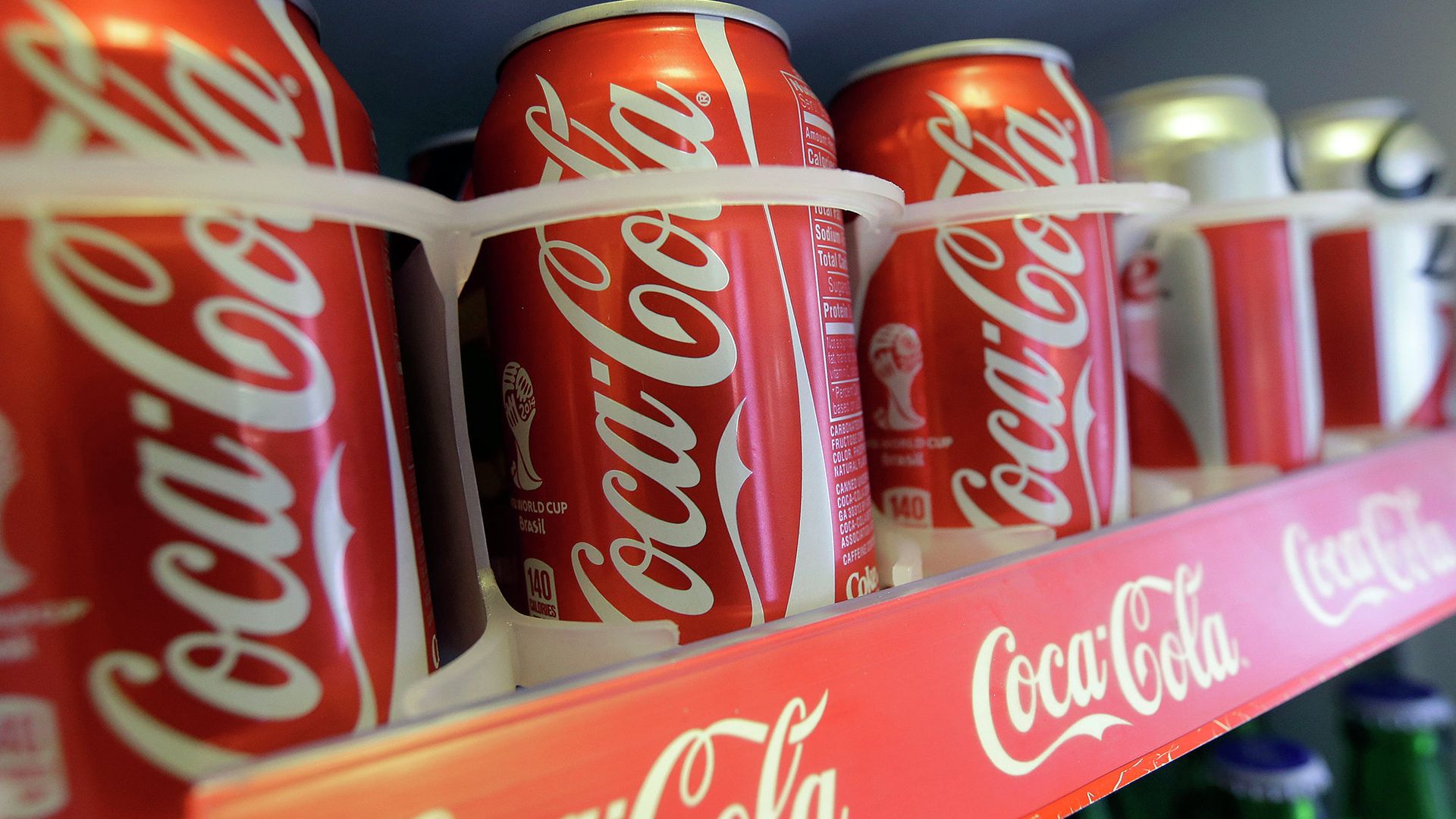 Продукция компании Coca-Cola - РИА Новости, 1920, 01.07.2025