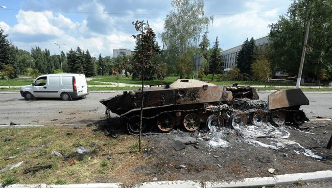 Разрушения в Шахтерске Донецкой области Разрушения в Шахтерске Донецкой области