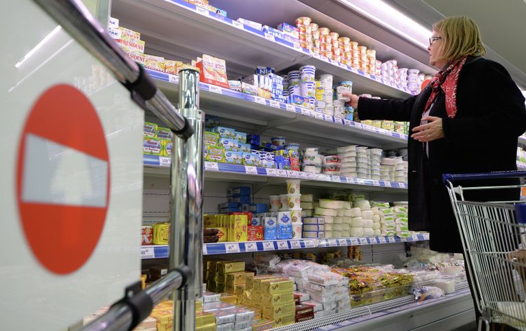 Молочная продукция в московском супермаркете Молочная продукция в московском супермаркете
