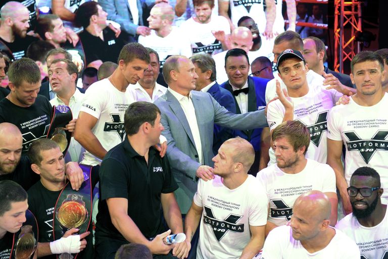 В.Путин посетил турнир по боевому самбо ПЛОТФОРМА S-70 в Сочи В.Путин посетил турнир по боевому самбо ПЛОТФОРМА S-70 в Сочи