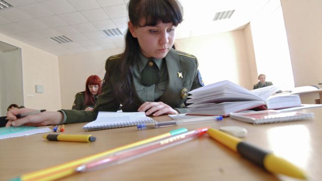 Девушки-курсанты Военной академии РВСН имени Петра Великого