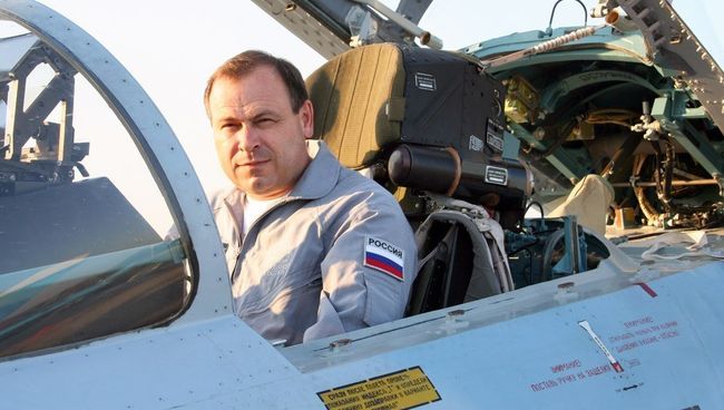Ведущий летчик пилотажной группы Соколы России Александр Гостев Ведущий летчик пилотажной группы Соколы России Александр Гостев