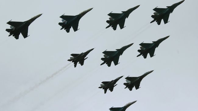 Репетиция парада Победы в подмосковном Алабине Репетиция парада Победы в подмосковном Алабине