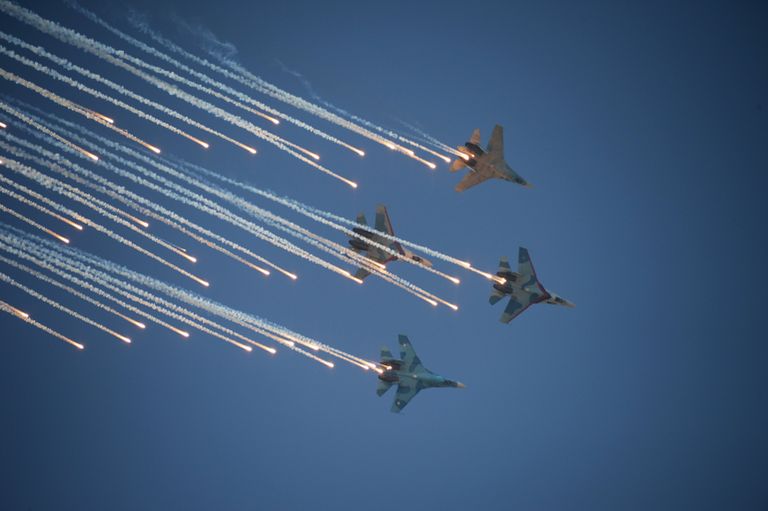 Истребители СУ-27 во время выступления в день Военно-воздушных сил в Липецке Истребители СУ-27 во время выступления в день Военно-воздушных сил в Липецке