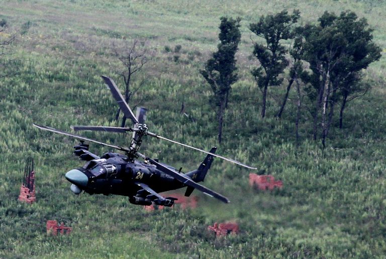 Армейская авиация, вертолет КА-52 Аллигатор Армейская авиация, вертолет КА-52 Аллигатор