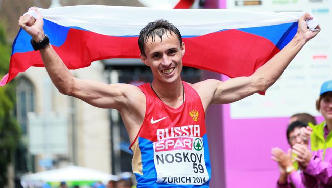 Иван Носков (Россия), завоевавший бронзовую медаль в соревнованиях по спортивной ходьбе на дистанции 50 километров среди мужчин на чемпионате Европы Иван Носков (Россия), завоевавший бронзовую медаль в соревнованиях по спортивной ходьбе на дистанции 50 километров среди мужчин на чемпионате Европы