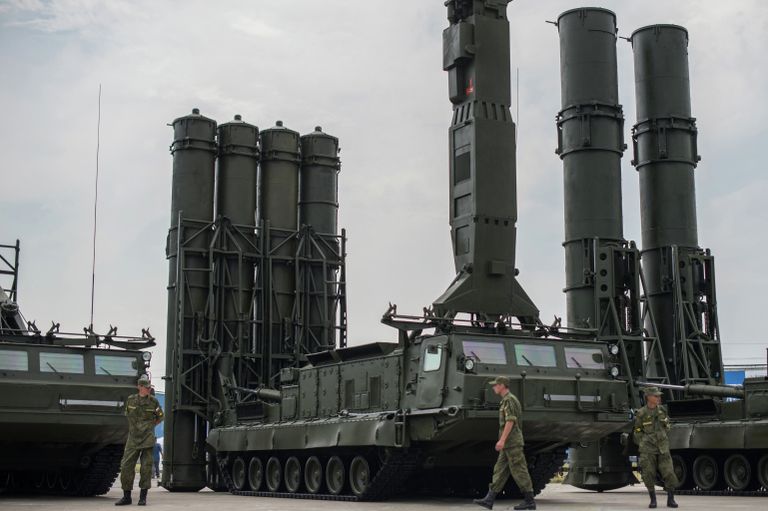 Зенитный ракетный комплекс С-300В на выставке Оборонэкспо-2014 Зенитный ракетный комплекс С-300В на выставке Оборонэкспо-2014
