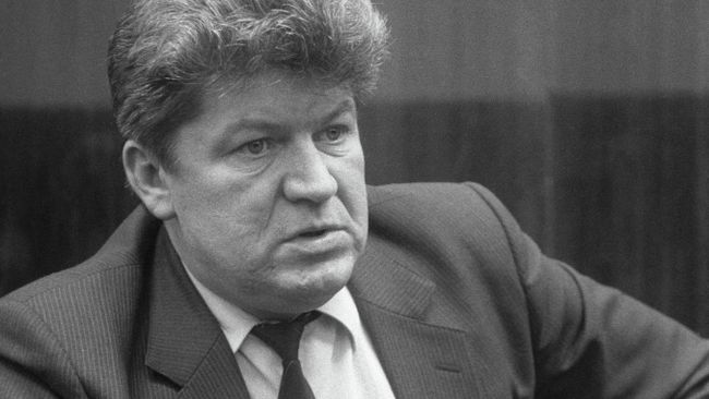 Летчик-космонавт СССР Валерий Викторович Рюмин Летчик-космонавт СССР Валерий Викторович Рюмин