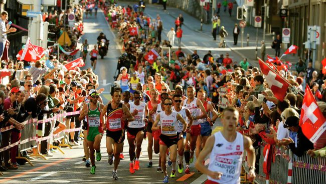 Участники мужского марафона на чемпионате Европы по легкой атлетике в Цюрихе Участники мужского марафона на чемпионате Европы по легкой атлетике в Цюрихе