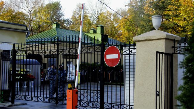 Вход на Ваганьковское кладбище в Москве Вход на Ваганьковское кладбище в Москве