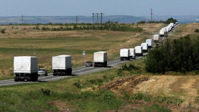 Колонна грузовиков с гуманитарной помощью из РФ для Украины