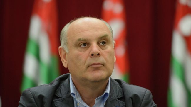 Встреча с избирателями кандидата в президенты Абхазии Аслана Бжания Встреча с избирателями кандидата в президенты Абхазии Аслана Бжания