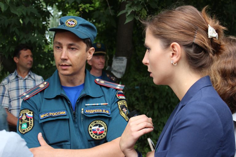 Волонтеры и сотрудники МЧС в штабе по поиску похищенной девочки в Томске Волонтеры и сотрудники МЧС в штабе по поиску похищенной девочки в Томске