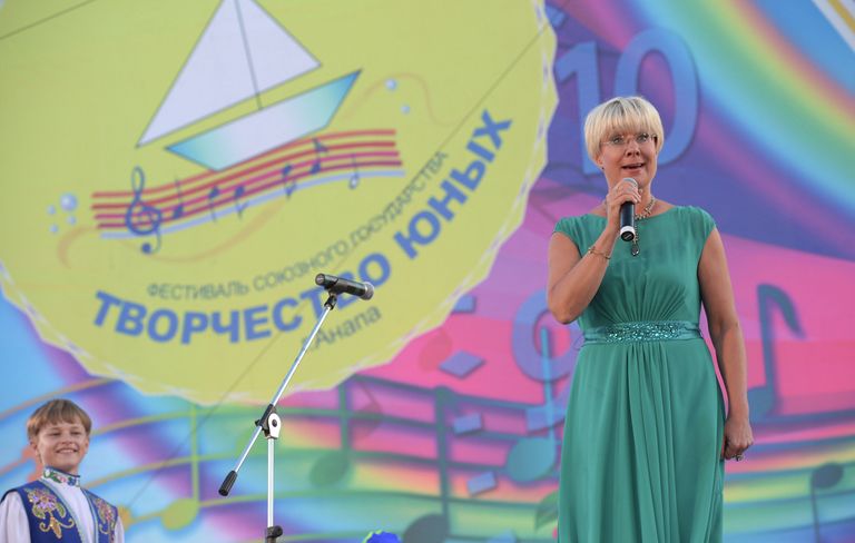 Илона Броневицкая на фестивале Союзного государства Творчество юных в Анапе Илона Броневицкая на фестивале Союзного государства Творчество юных в Анапе