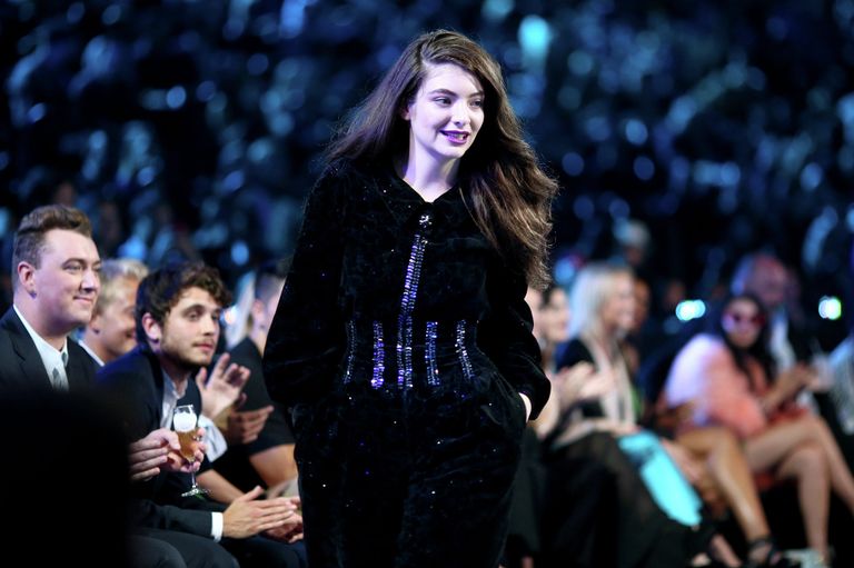 Новозеландская певица Лорд на церемонии вручения премии MTV Video Music Awards 2014 Новозеландская певица Лорд на церемонии вручения премии MTV Video Music Awards 2014