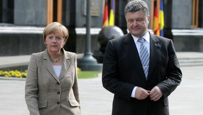 Канцлер Германии Ангела Меркель и президент Украины Петр Порошенко. Архивное фото
