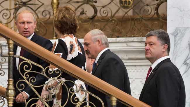 Владимир Путин, Кэтрин Эштон, Александр Лукашенко и Петр Порошенко на встрече в Минске Владимир Путин, Кэтрин Эштон, Александр Лукашенко и Петр Порошенко на встрече в Минске