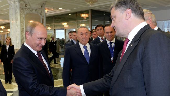 Владимир Путин и Петр Порошенко на встрече в Минске