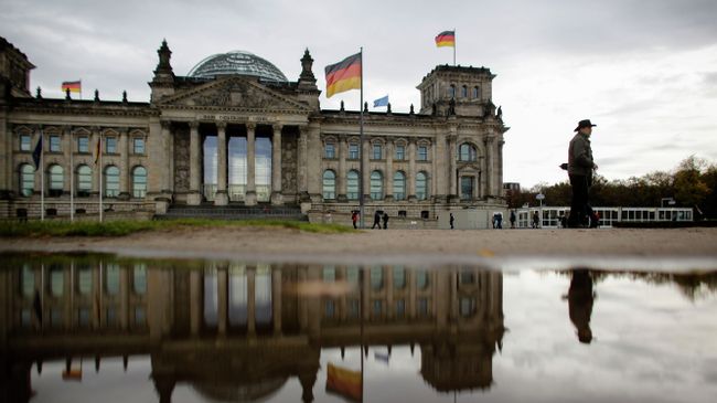 Здание Рейхстаг в котором находится парламент Бундестаг Германии. Архивное фото