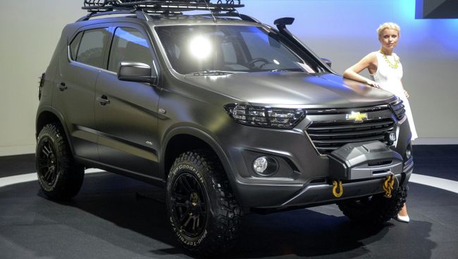 Автомобиль Chevrolet Niva concept. Архивное фото Автомобиль Chevrolet Niva concept. Архивное фото