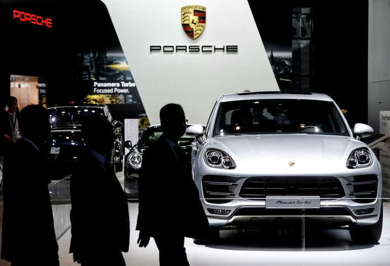 Автомобиль Porsche Macan turbo на Московском автосалоне 2014 Автомобиль Porsche Macan turbo на Московском автосалоне 2014