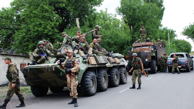 Ополченцы Донецкой народной республики (ДНР) в Иловайске Ополченцы Донецкой народной республики (ДНР) в Иловайске
