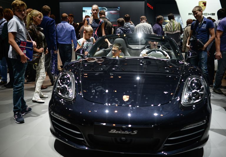 Автомобиль Porsche Boxster S на Московском автосалоне 2014 Автомобиль Porsche Boxster S на Московском автосалоне 2014