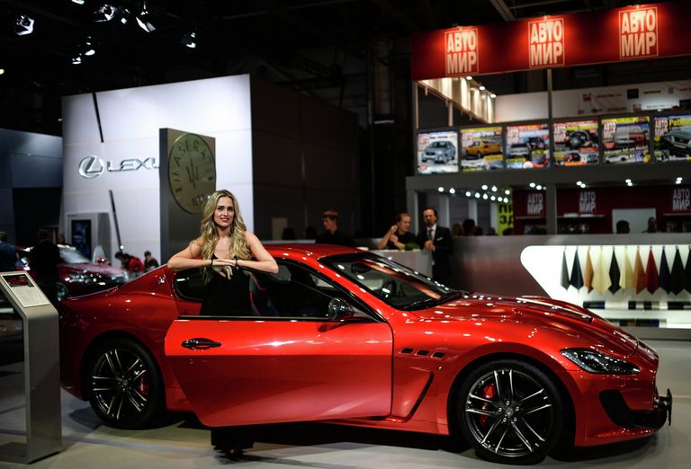 Автомобиль Maserati Grand Turismo на Московском автосалоне Автомобиль Maserati Grand Turismo на Московском автосалоне