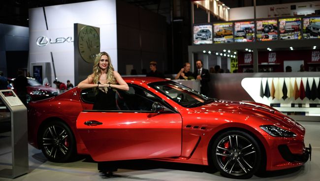 Автомобиль Maserati Grand Turismo на Московском автосалоне. Архивное фото Автомобиль Maserati Grand Turismo на Московском автосалоне. Архивное фото