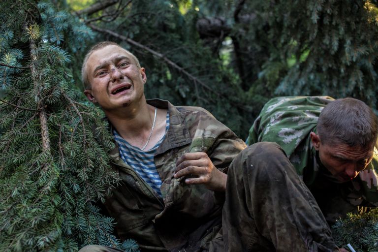Раненые украинские десантники, взятые в плен в ходе боя за город Шахтерск Раненые украинские десантники, взятые в плен в ходе боя за город Шахтерск