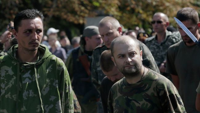 Пленные украинские военнослужащие в Донецке Пленные украинские военнослужащие в Донецке