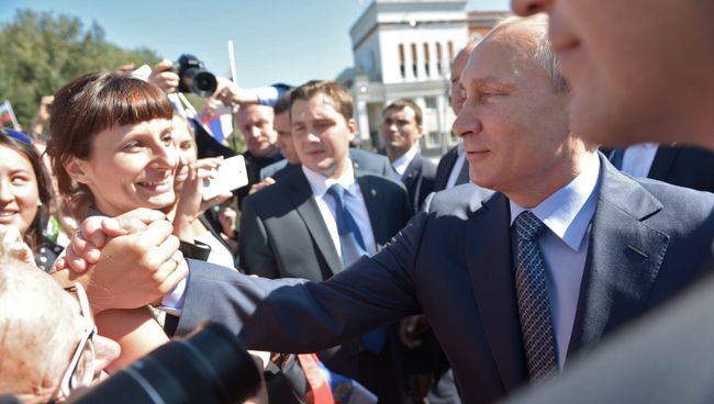 Рабочий визит В.Путина в Горно-Алтайск. Архивное фото Рабочий визит В.Путина в Горно-Алтайск. Архивное фото