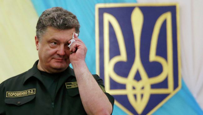 Петр Порошенко во время визита в Мариуполь Петр Порошенко во время визита в Мариуполь