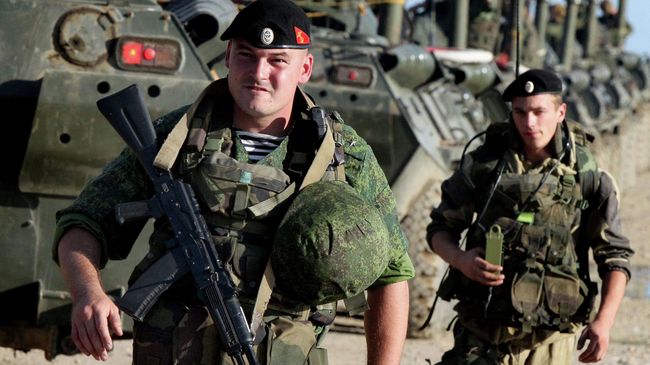 Военнослужащие во время проверки боевой готовности войск Восточного военного округа Военнослужащие во время проверки боевой готовности войск Восточного военного округа