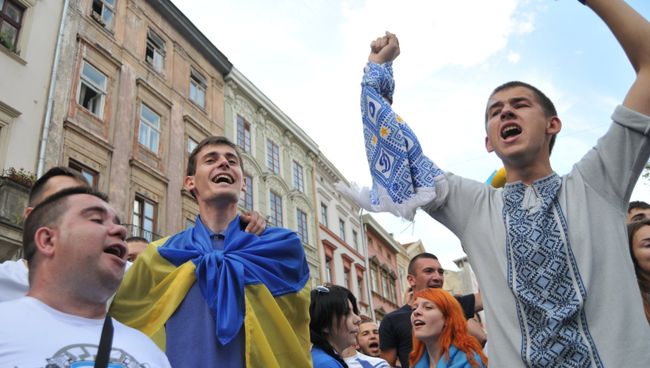 Украинская молодежь.Архивное фото.