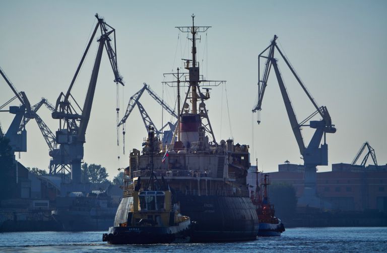 Отправка ледокола Красин на ремонт в город Кронштадт на Морской завод Отправка ледокола Красин на ремонт в город Кронштадт на Морской завод