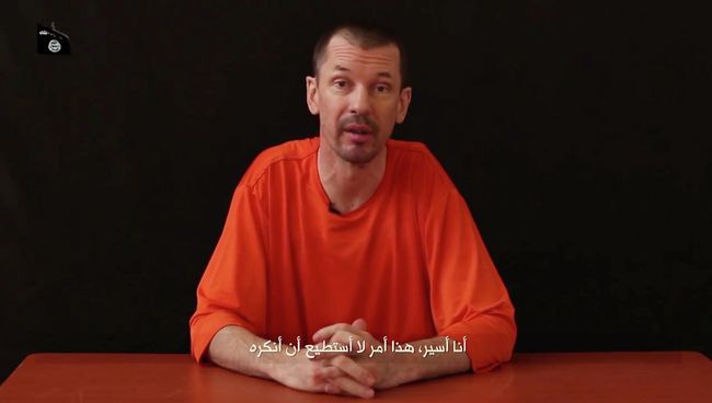 Кадр из видео с британским журналистом Джоном Кэнтли. Архивное фото