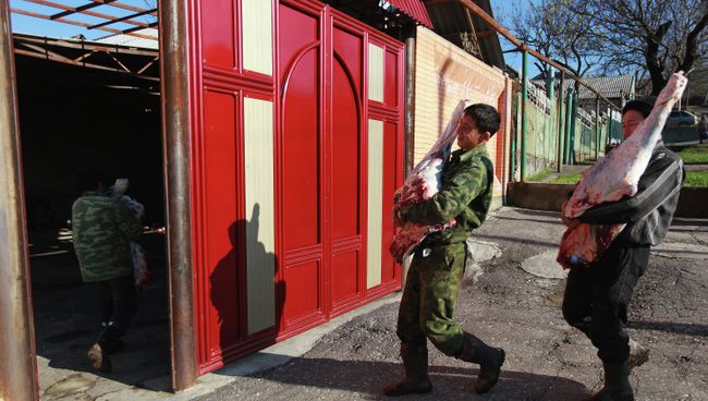 Мусульманский праздник Курбан-Байрам в Грозном Мусульманский праздник Курбан-Байрам в Грозном