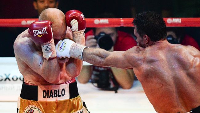 Григорий Дрозд в поединке за звание чемпиона мира по версии WBC против Кшиштофа Влодарчика Григорий Дрозд в поединке за звание чемпиона мира по версии WBC против Кшиштофа Влодарчика